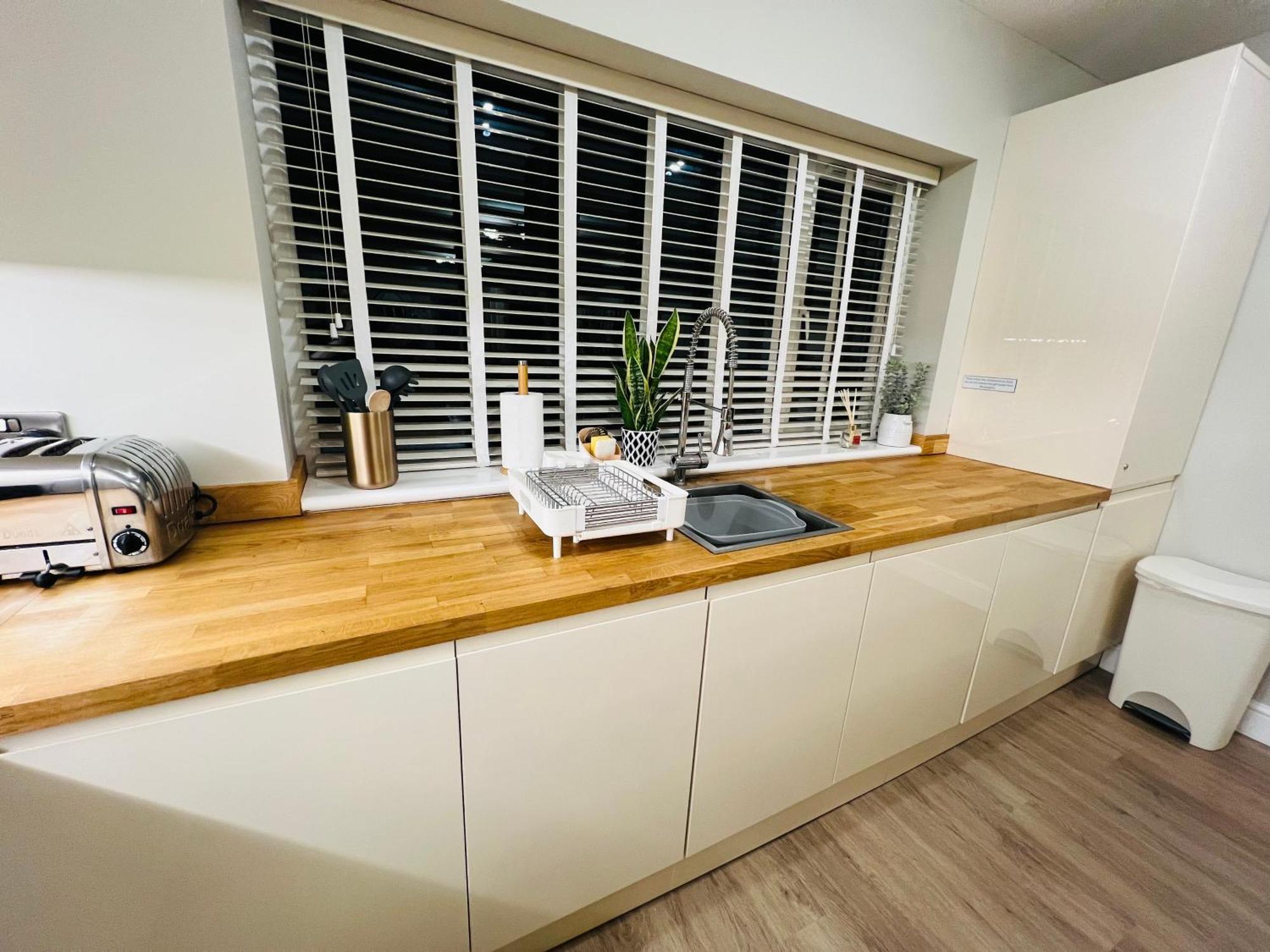 The Duplex Margate With Deck & Living Space Air Conditioning Buitenkant foto